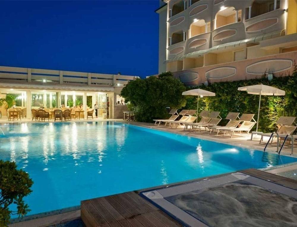 Derby Exclusive Hotel
